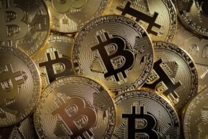 Bitcoin em queda: entenda o impacto da guerra comercial EUA-China