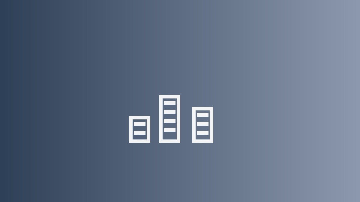 Três prédios de alturas diferentes representando a comparação entre CDB de banco grande e banco médio